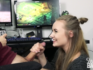 Játszás és szopás egy nap
