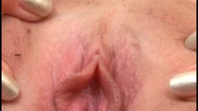 Extreme CloseUp on Pulsating Vagina Muscles