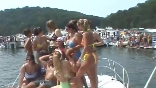 flashing;busy;booty;party;dancing;boat;water;bikini;amateur;public;college