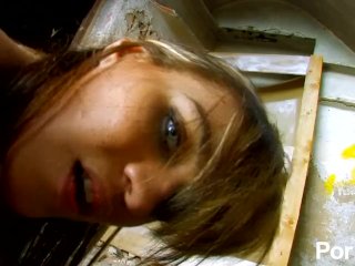 Hot Babe_Fucked at An Abandoned House