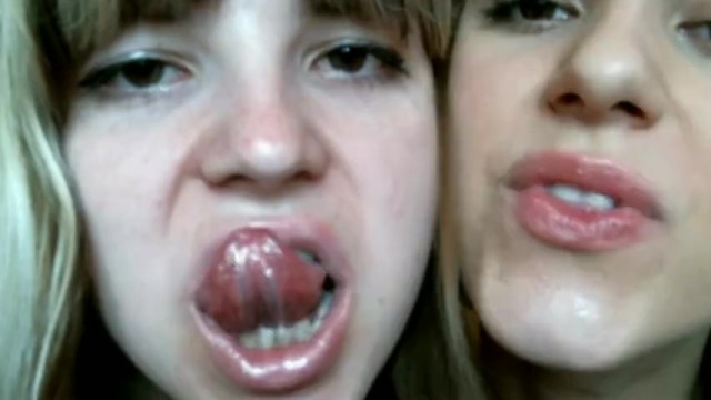 Webcam: Lesbian Weirdos Making Out  - Gina Gerson