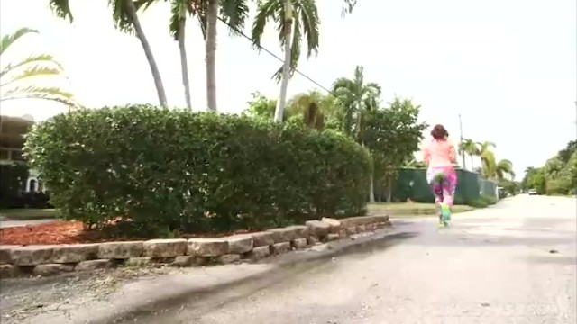 PAWG Virgo Peridot Shows Off Her Huge Ass Jogging 7
