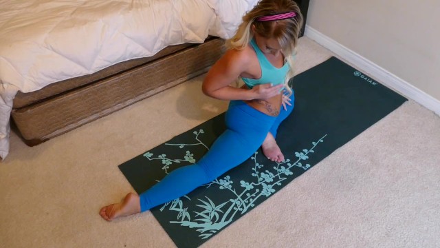 Stunning Cali Carter In Yoga Pants Teases And Fingers Herself 6