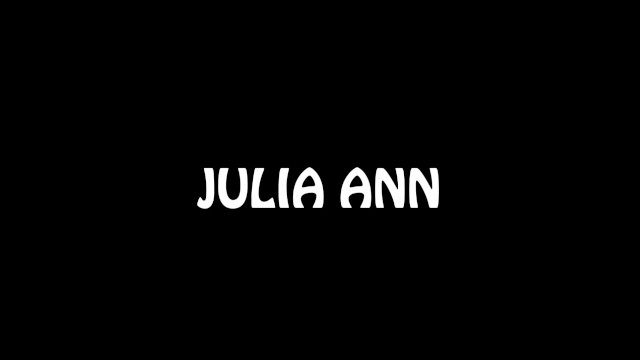 Milf Julia Ann plays with Siri