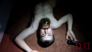 Thedudewhosadude Plays With His Feet And His Beard
