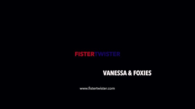 FisterTwister - Vanessa Decker and Foxie - Vanessa Decker