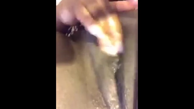 Chocolate creamy pussy squirting !