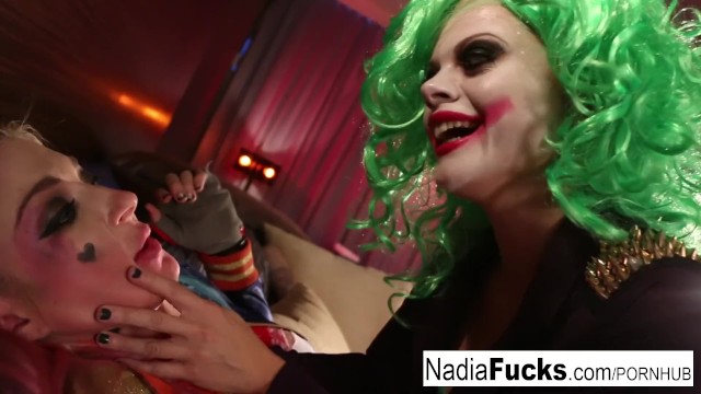 Whorley Quinn Leya gets caught and fucked by Joker Nadia - Leya Falcon