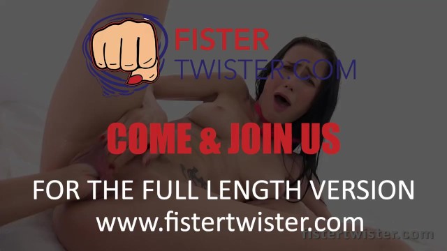 FisterTwister - Fisting With Toys - Vinna Reed