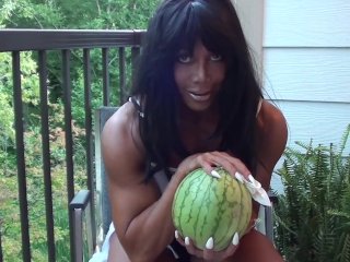 Muscle Goddess Destroys_Watermelon with_Strong Thighs