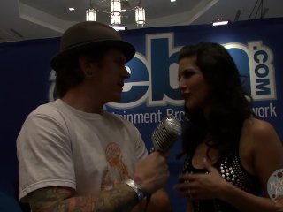 Show &Tell: Interview with Pornstar Sunny_Leone