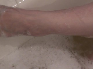 Suds on pussy. Suds on boobs Feet Toes Arms Fingers. Bigtits blonde_beauty