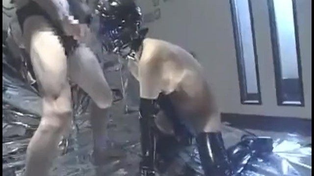 全頭マスクで呼吸管理されたオンナ、窒息死する恐怖を味わいながら鬼畜調教を受ける