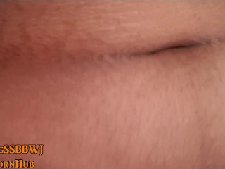 HOT! Black SSBBW fingering belly button, lifts,jiggles and_rubs belly!