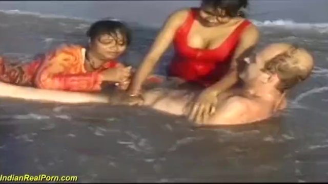 Voluptious Dutch Nude Beach Orgy - Threesome Indian Beach Fun - Pornhub.com