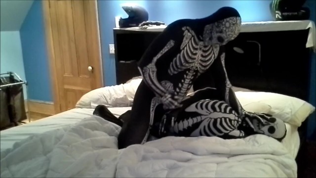 640px x 360px - Day or the Dead Morph vs Skeleton - Pornhub.com