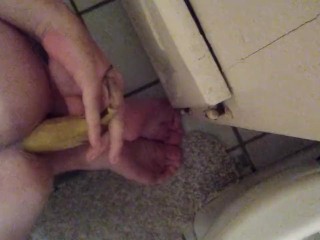 Putting a banana in my Asshole for the_1st time painal
