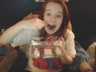 Pregnant Redhead Camgirl Eating Cake - Happy Birthday To Me!