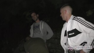 家庭电影色情 - Hung Young Brit 凌晨 3 点布赖顿同性恋布什的巡航之夜