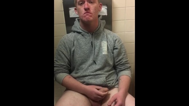 Jerking of in UC Berkeley Bathroom - Pornhub.com