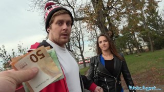 Amatőr Szexi Csajt Jó Pénzért Pasija Előtt Dugják