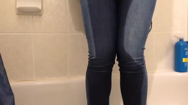 640px x 360px - Girl pees pants then cums