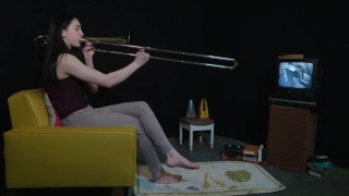Horn Jerk With A Massive Messy Finish
