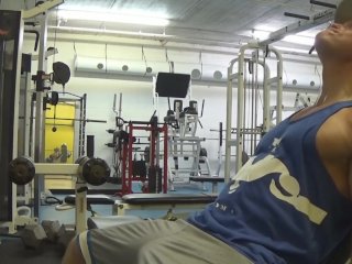 Workout Tips: How To Get Big Arms! (Non-Nude)
