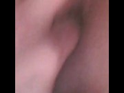 Ragazza italiana si sditalina fino all'orgasmo