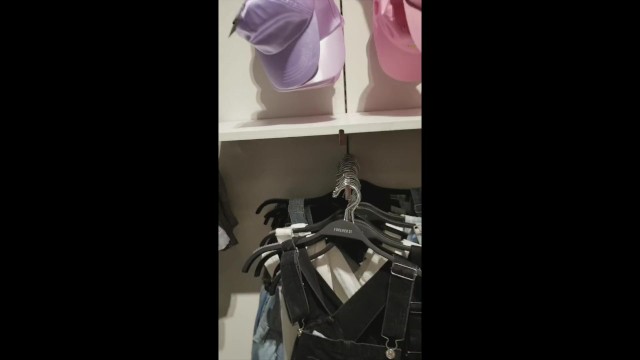 hot girls hook up in fitting room - Lana Rhoades, Riley Reid