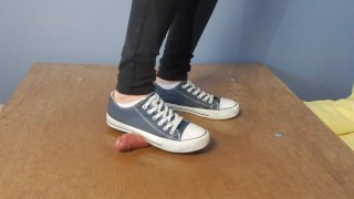 Shoejob With Cumshot And Converse Cockcrush