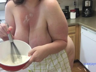Amateur Huge Tit BBW Shows off Sexy Body in Kitchen Wearing Just an_Apron