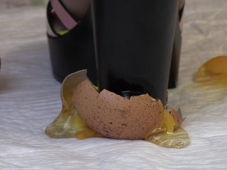 crashes eggs with high heels,mature lady in high-heeled shoes