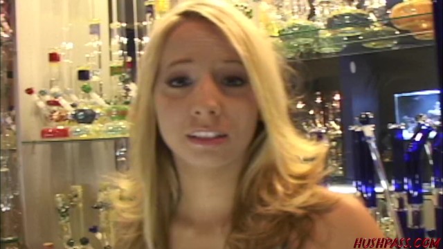 Holly Wellin hunts pussy picking up store clerk Ashley Jensen for lesbo fun - Ashley Jensen, Holly Wellin