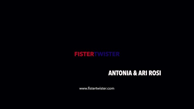 Fistertwister - Fisting lesbians slide the whole hand in - Antonia Sainz