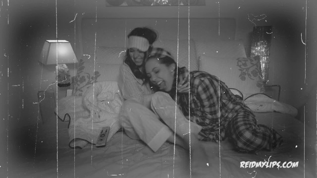 Jenna Sativa devours Riley Reid pussy in this halloween sleepover - Jenna Sativa, Riley Reid