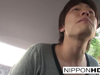 Hot Japanese babe fucks him in the_car
