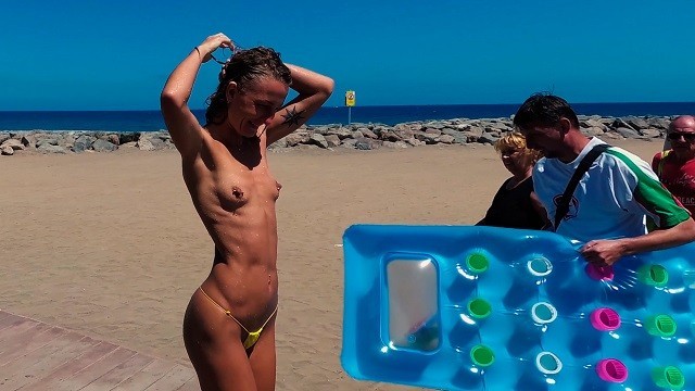 Beach Shower Xxx - TRAVEL NUDE - Public Beach Shower with Sasha Bikeeva / Canarias Maspalomas  - Pornhub.com