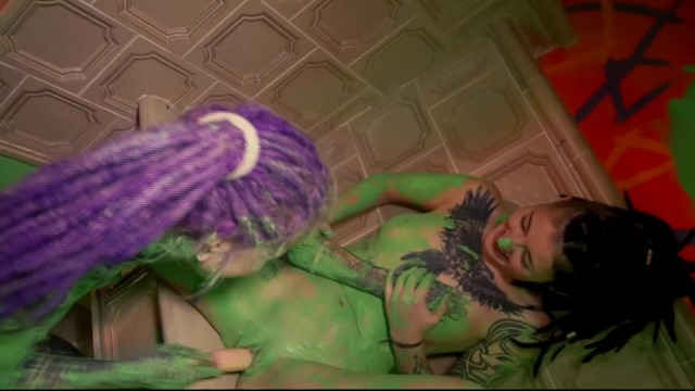 Two dreadgirlz getting naughty while painting a room - squirting, dildoplay