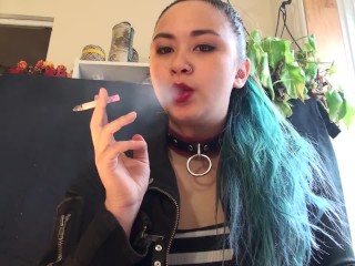 missdeenicotine loves smoking with her human