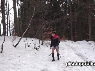 Desperate Pee Babes Want to Release Their Piss Streams Even inSnowy Winter