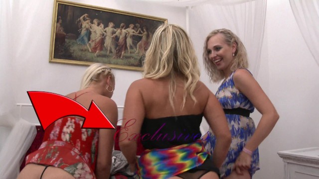 3 Thick Asses Big Ass Blondes on the Bed Twerking Ass Shake Party in 4K UHD