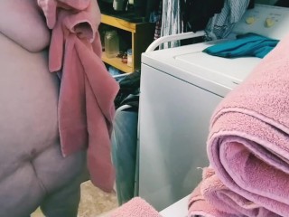 SSBBW_Housewife Does The Laundry Naked