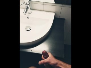 Twink Jerking In Hotel And Cum Cumshot On Sink In Bathroom
