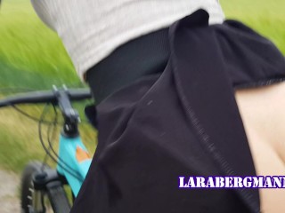 Lara Bergmann- Fahrrad in_der Öffentlichkeit geilabgefickt!