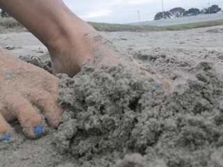 Beach feet to satisfy your_Foot Fetish