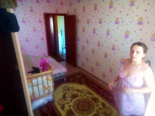 Spying on my stepmother how she_changes herunderwear - MyNakedStepmother