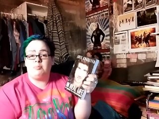 The Book Bitch - - I Hate Myselfie Review [Mirror]