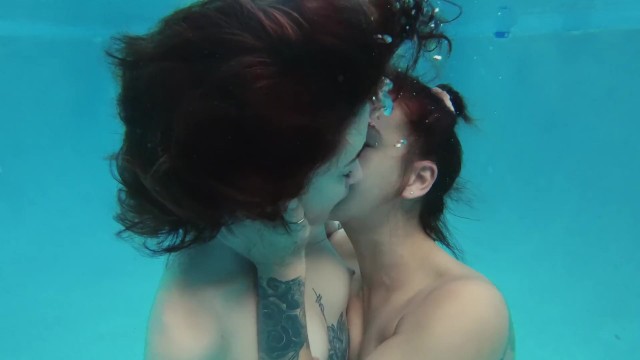 Step Sister Underwater Tattooed Lesbian Sex Airtight Wet Lola Fae 32
