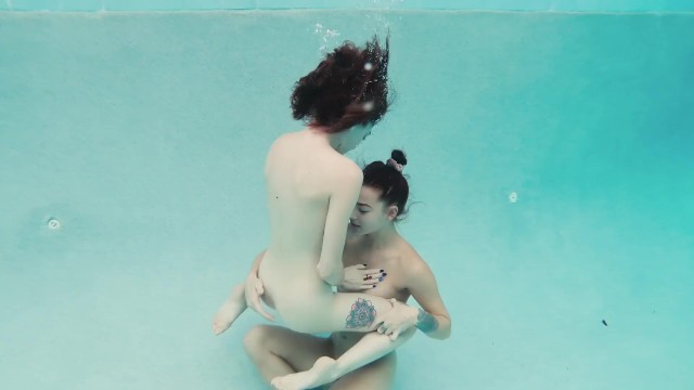 Step Sister Underwater Tattooed Lesbian Sex Airtight Wet Lola Fae 14